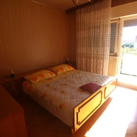 Guest House Brodarica