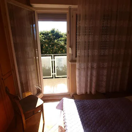 Guest House Brodarica Pensión *