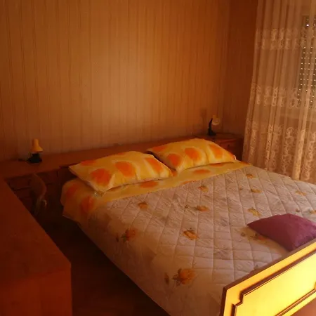 Guest House Brodarica Pensión *