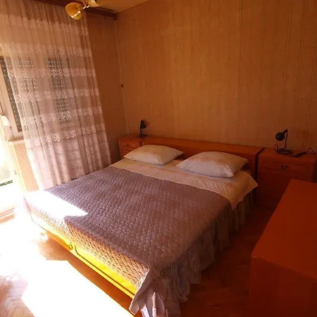 Guest House Brodarica بيت ضيافة *